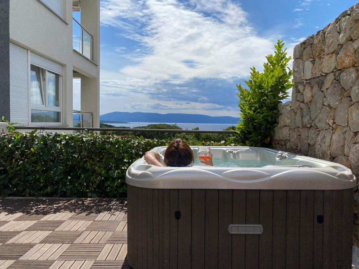 Luxury Spa Apartment Luna Njivice Exteriör bild